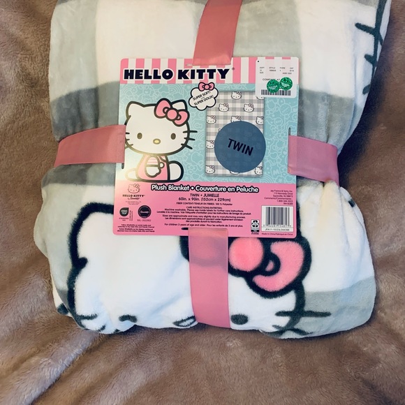 Hello Kitty Blanket Twin - Picture 2 of 3